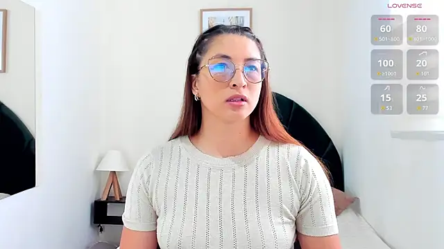  LaraMom  online show from April 4, 7:44 pm