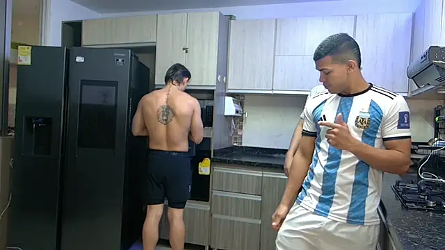 Snapshot of Boysgang_sex chatting on December 21, 11:39 am Boysgang sex online show from December 21, 11:39 am