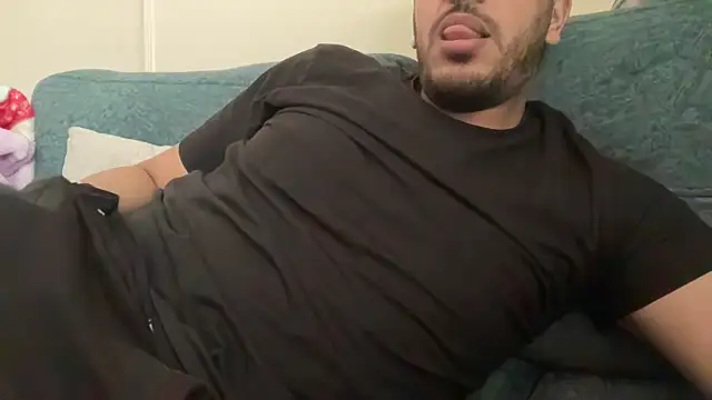 Snapshot of Mooka69 chatting on April 12, 11:26 am Mooka69 online show from April 12, 11:26 am