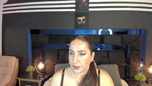 Snapshot of MayraVegas chatting on February 7, 1:22 pm MayraVegas online show from February 7, 1:22 pm