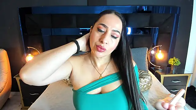 Snapshot of MayraVegas chatting on March 13, 1:50 pm MayraVegas online show from March 13, 1:50 pm