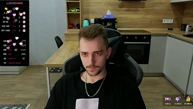 Snapshot of Larstar01 chatting on January 16, 12:42 pm Larstar01 online show from January 16, 12:42 pm