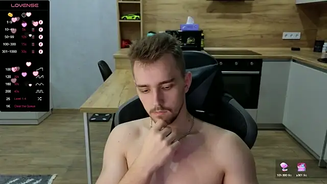 Snapshot of Larstar01 chatting on January 16, 3:46 pm Larstar01 online show from January 16, 3:46 pm