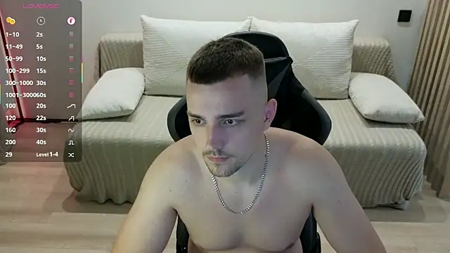 Snapshot of Larstar01 chatting on September 20, 9:05 pm Larstar01 online show from September 20, 9:05 pm