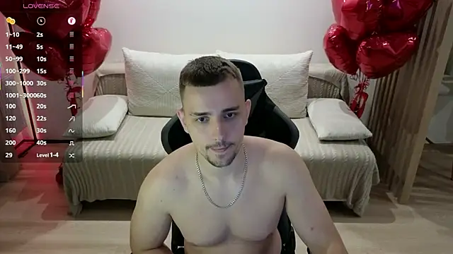 Snapshot of Larstar01 chatting on September 26, 10:03 pm Larstar01 online show from September 26, 10:03 pm