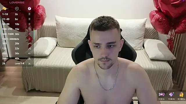 Snapshot of Larstar01 chatting on October 5, 8:07 pm Larstar01 online show from October 5, 8:07 pm