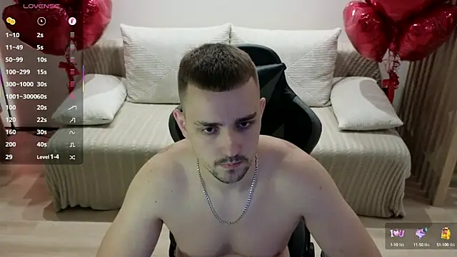 Snapshot of Larstar01 chatting on October 8, 8:06 pm Larstar01 online show from October 8, 8:06 pm