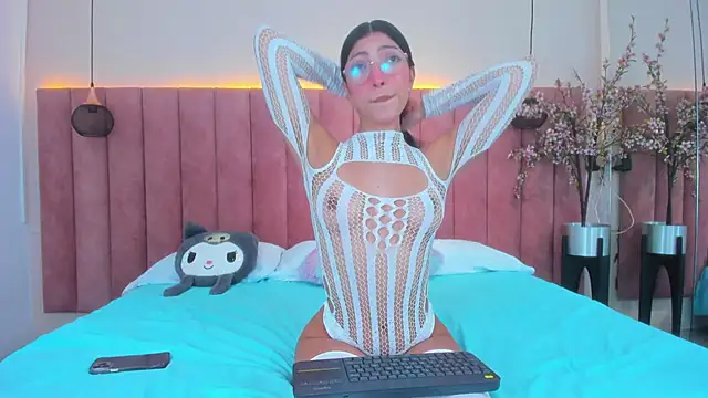 Snapshot of MarianaBranzz chatting on January 13, 12:56 pm MarianaBranzz online show from January 13, 12:56 pm