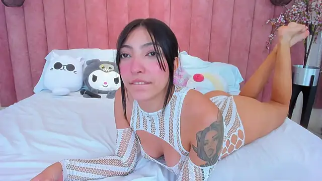 Snapshot of MarianaBranzz chatting on January 21, 4:16 pm MarianaBranzz online show from January 21, 4:16 pm