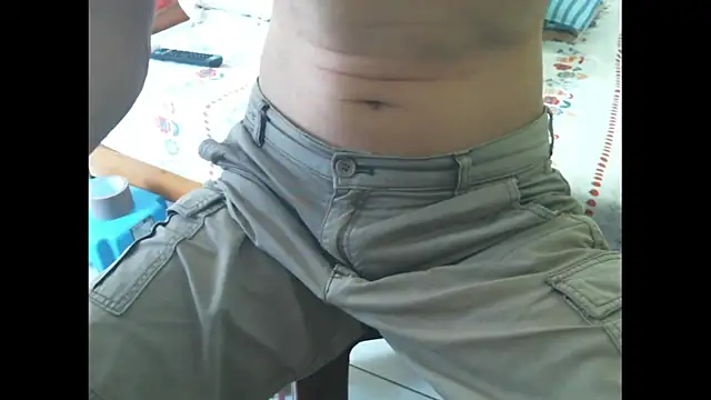 Snapshot of triangle0623 chatting on July 19, 3:21 am triangle0623 online show from July 19, 3:21 am