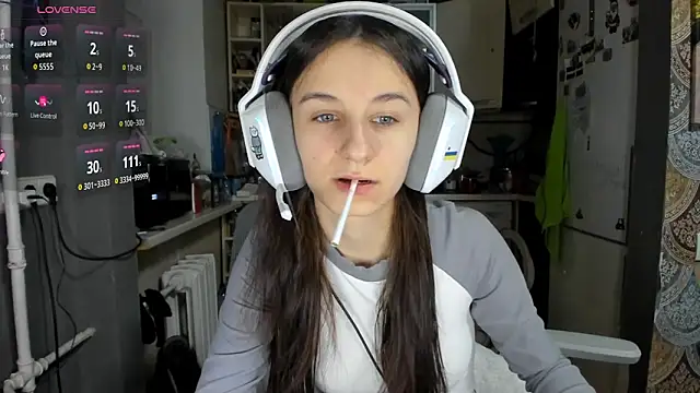  Nika Kik online show from February 17, 8:15 pm