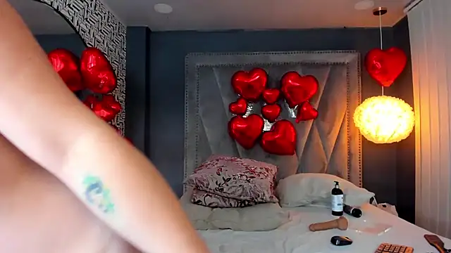 nahomi sweett online show from February 7, 2:04 pm