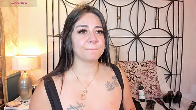 nahomi sweett online show from September 9, 10:59 am