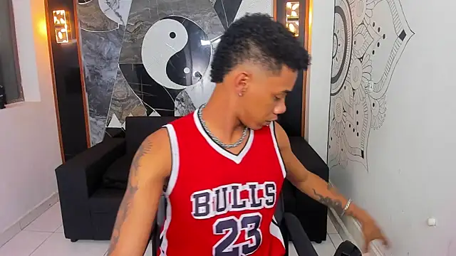 Snapshot of Hottwinkguys chatting on February 5, 11:28 pm Hottwinkguys online show from February 5, 11:28 pm