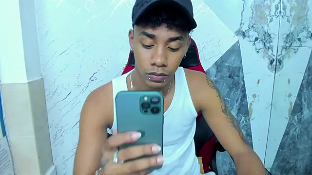 Snapshot of Hottwinkguys chatting on November 13, 10:41 pm Hottwinkguys online show from November 13, 10:41 pm