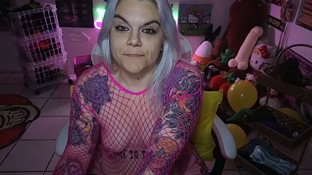 CherryBombBomb online show from December 3, 8:16 am