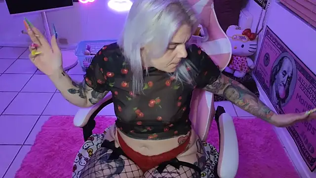 CherryBombBomb online show from January 31, 5:51 am