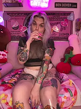 CherryBombBomb online show from February 17, 5:47 am