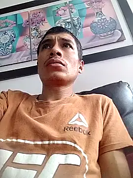 Snapshot of 008Alexan chatting on February 4, 7:44 pm 008Alexan online show from February 4, 7:44 pm