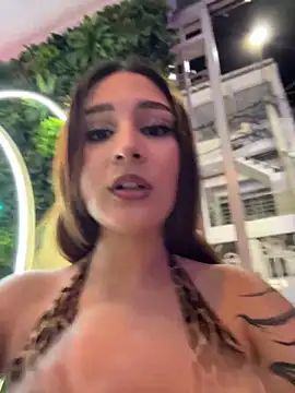 Mon Cherry online show from April 11, 1:43 am