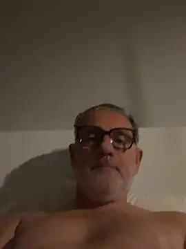 Snapshot of stancock12 chatting on March 11, 4:21 am stancock12 online show from March 11, 4:21 am