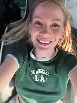 LavenderHot online show from March 9, 8:18 am