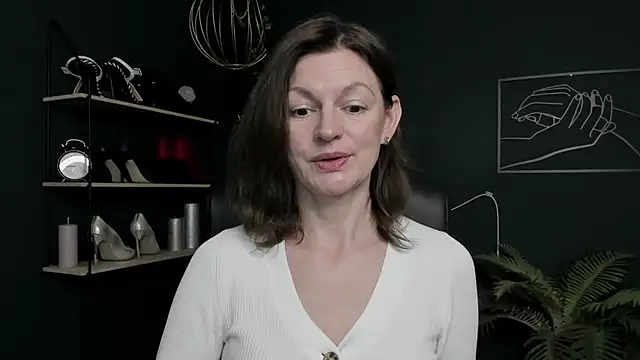 VivianWILD online show from November 3, 6:47 am