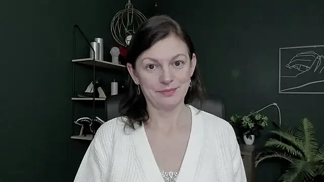 VivianWILD online show from March 23, 6:50 am