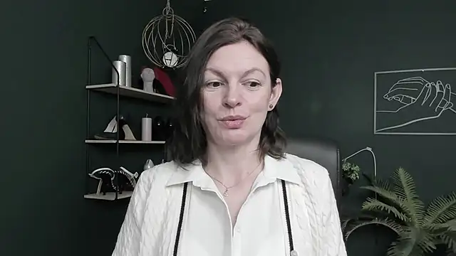 VivianWILD online show from April 14, 6:08 am