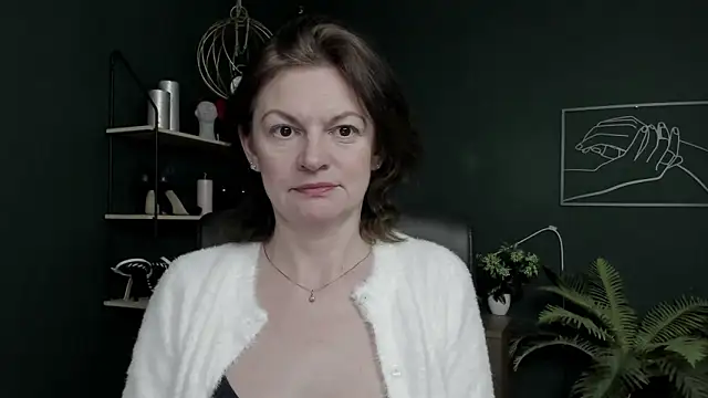 VivianWILD online show from May 12, 5:48 am