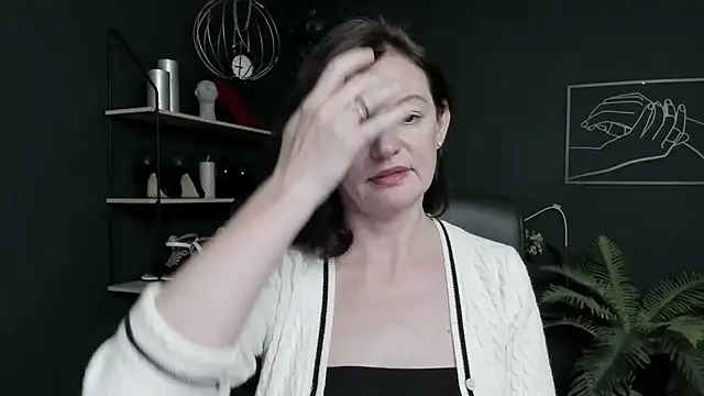 Snapshot of VivianWILD chatting on July 9, 6:23 pm VivianWILD online show from July 9, 6:23 pm
