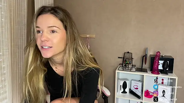 lucie mehott online show from September 25, 7:23 am