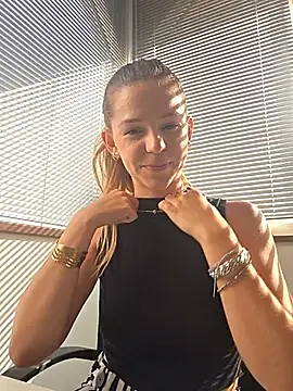 lucie mehott online show from August 4, 8:06 am