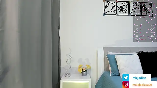 MalejaDiaz  online show from March 8, 3:56 pm