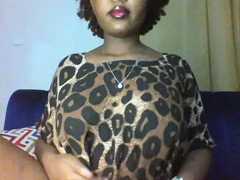 Snapshot of Thickyannah chatting on November 19, 8:31 pm Thickyannah online show from November 19, 8:31 pm