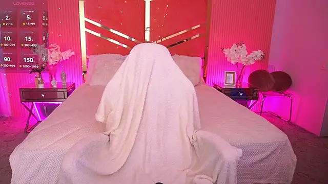 Miki Kivi online show from April 14, 11:11 pm