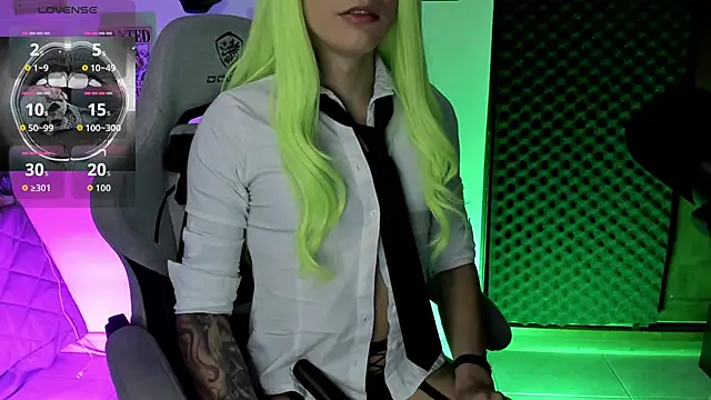 sofi pretty uwu- online show from November 2, 9:22 am