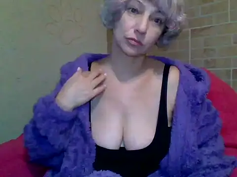 Lorie Carrie online show from January 2, 2:02 pm