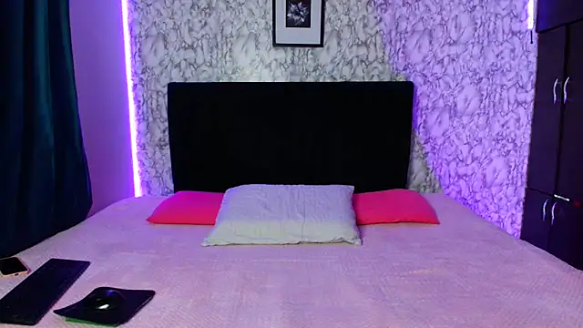 camii evanss online show from November 12, 6:14 am