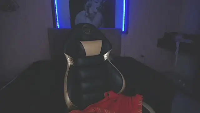 Andrea Ramos online show from October 15, 6:52 pm