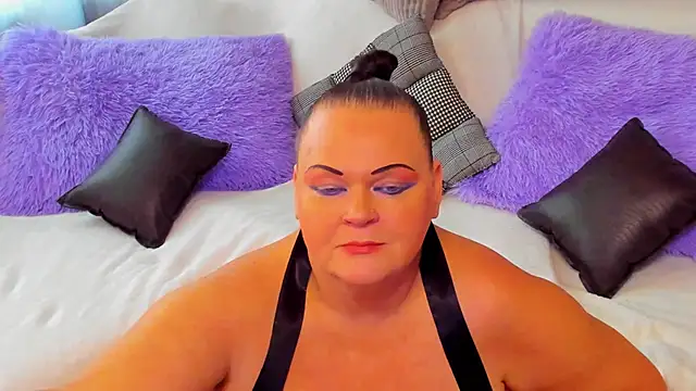 Snapshot of MilanaBiegert chatting on October 5, 11:30 am MilanaBiegert online show from October 5, 11:30 am