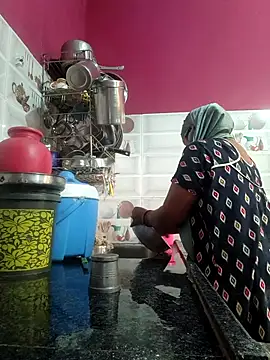 sexychutxxx7 online show from December 4, 5:17 am