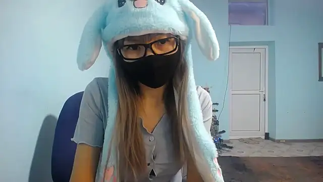 elllaaxx online show from January 17, 11:59 am