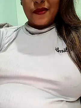 Snapshot of sexyindi_couple chatting on December 1, 5:57 pm sexyindi couple online show from December 1, 5:57 pm