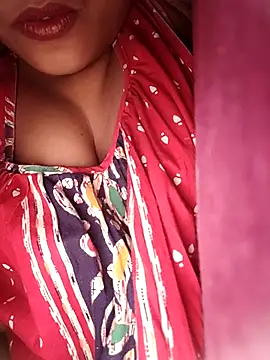 Snapshot of sexyindi_couple chatting on January 27, 10:38 am sexyindi couple online show from January 27, 10:38 am