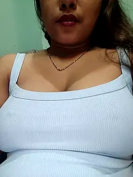 Snapshot of sexyindi_couple chatting on January 28, 2:42 pm sexyindi couple online show from January 28, 2:42 pm