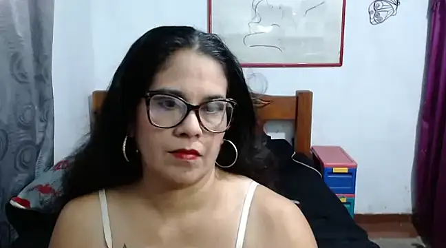 Mistresskloe01 online show from December 2, 12:40 pm