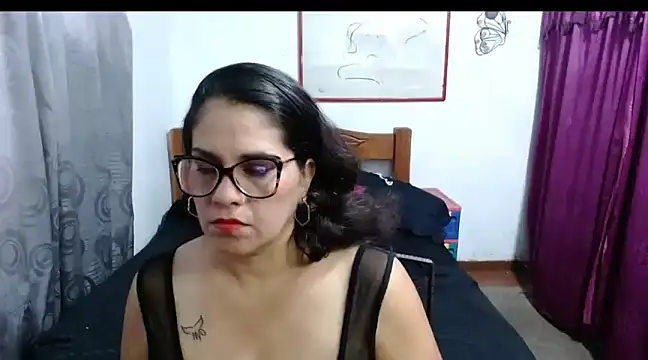 Mistresskloe01 online show from December 16, 1:11 pm