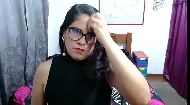 Mistresskloe01 online show from January 13, 12:35 pm