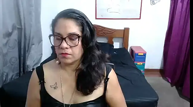 Mistresskloe01 online show from February 7, 12:28 pm